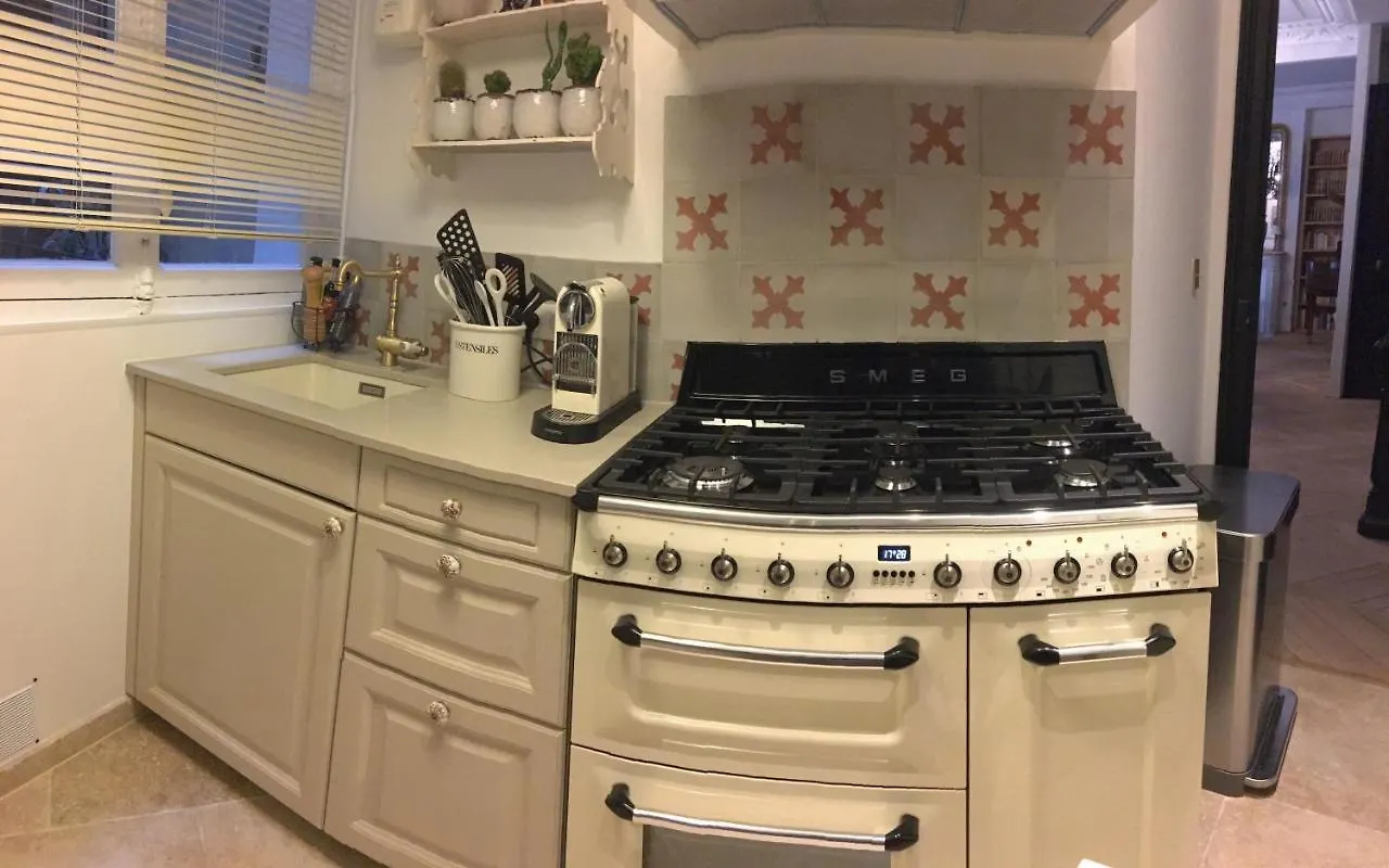 Appartement 3 Chambres Jardin Du Luxembourg Paris 0*,  France