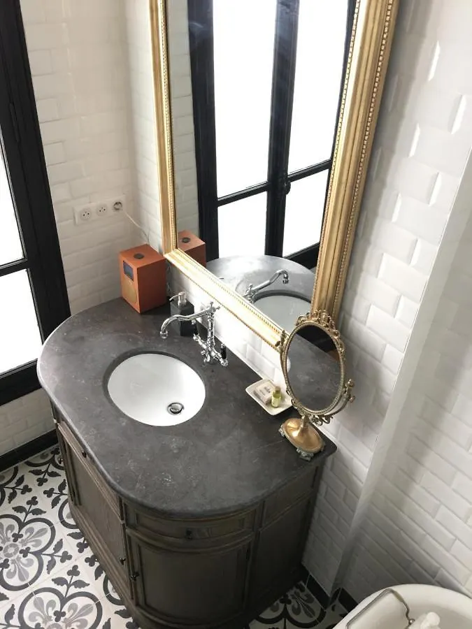 Appartement 3 Chambres Jardin Du Luxembourg Paris 0*,  France